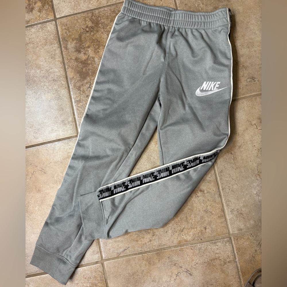 👟NIKE Logo Track Pants
